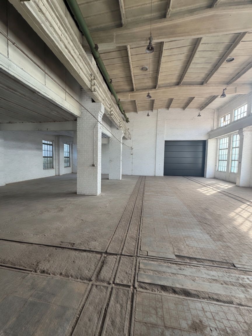 Hall with overhead crane