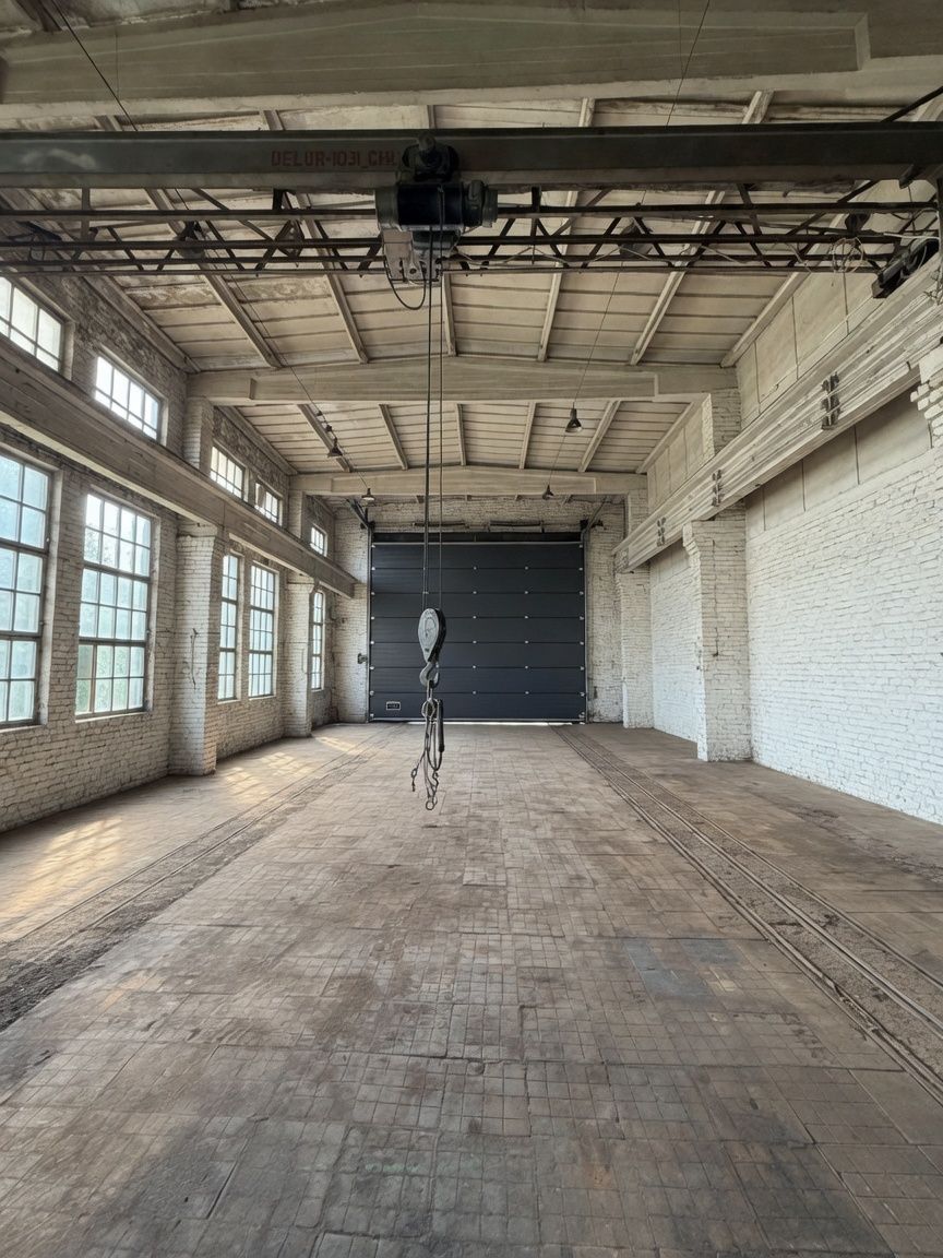Hall with overhead crane